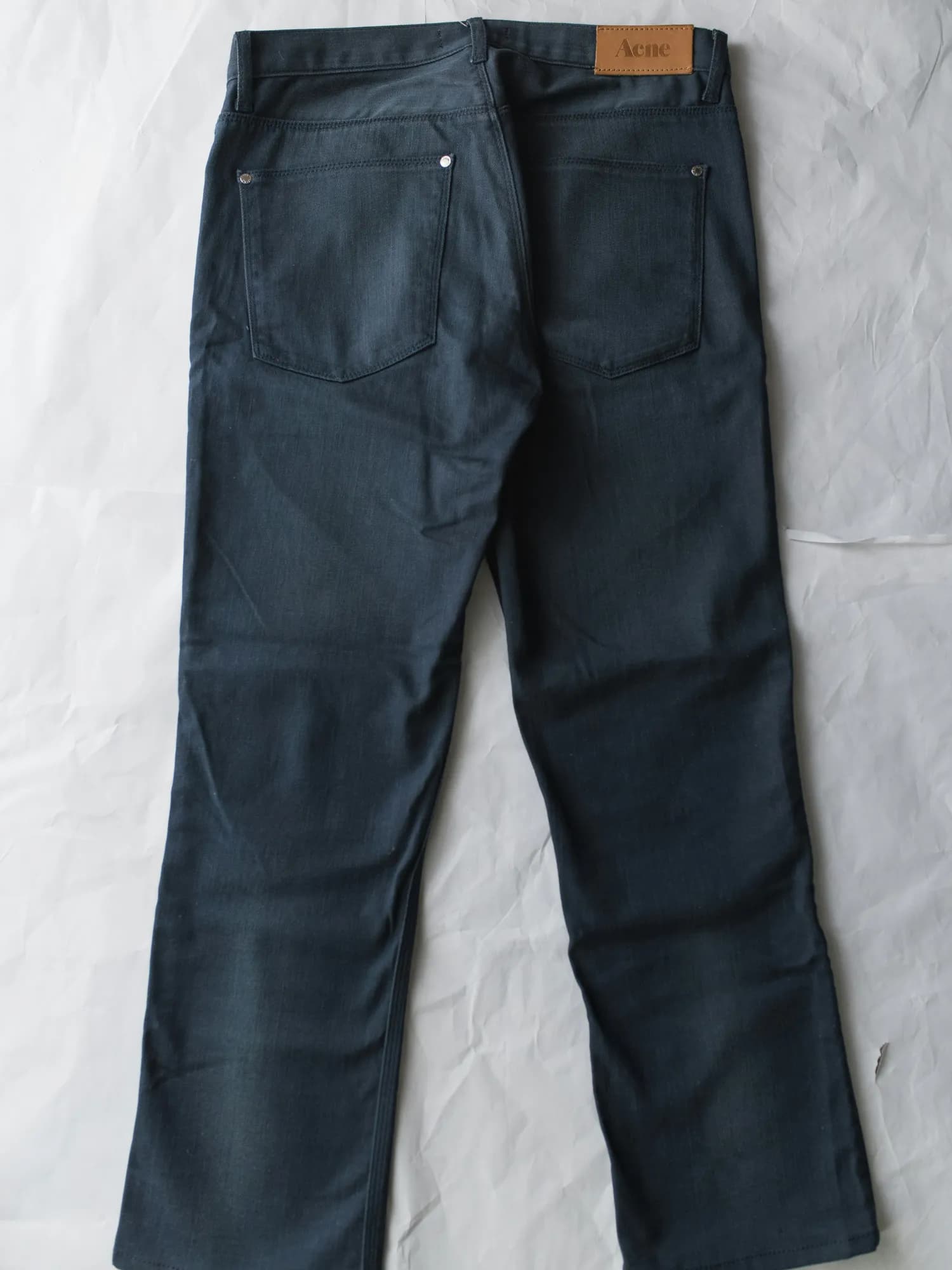 STRAIGHT-LEG JEANS